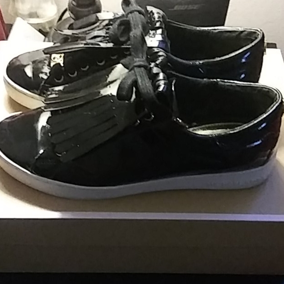 MK shoes - Picture 2 of 5